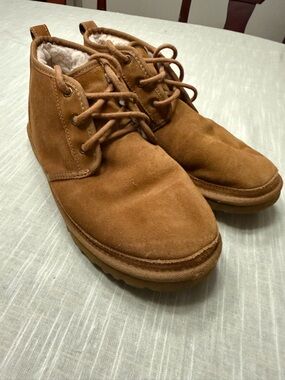 UGG Men's Chestnut Brown Suede Chukka Boots Size 10
